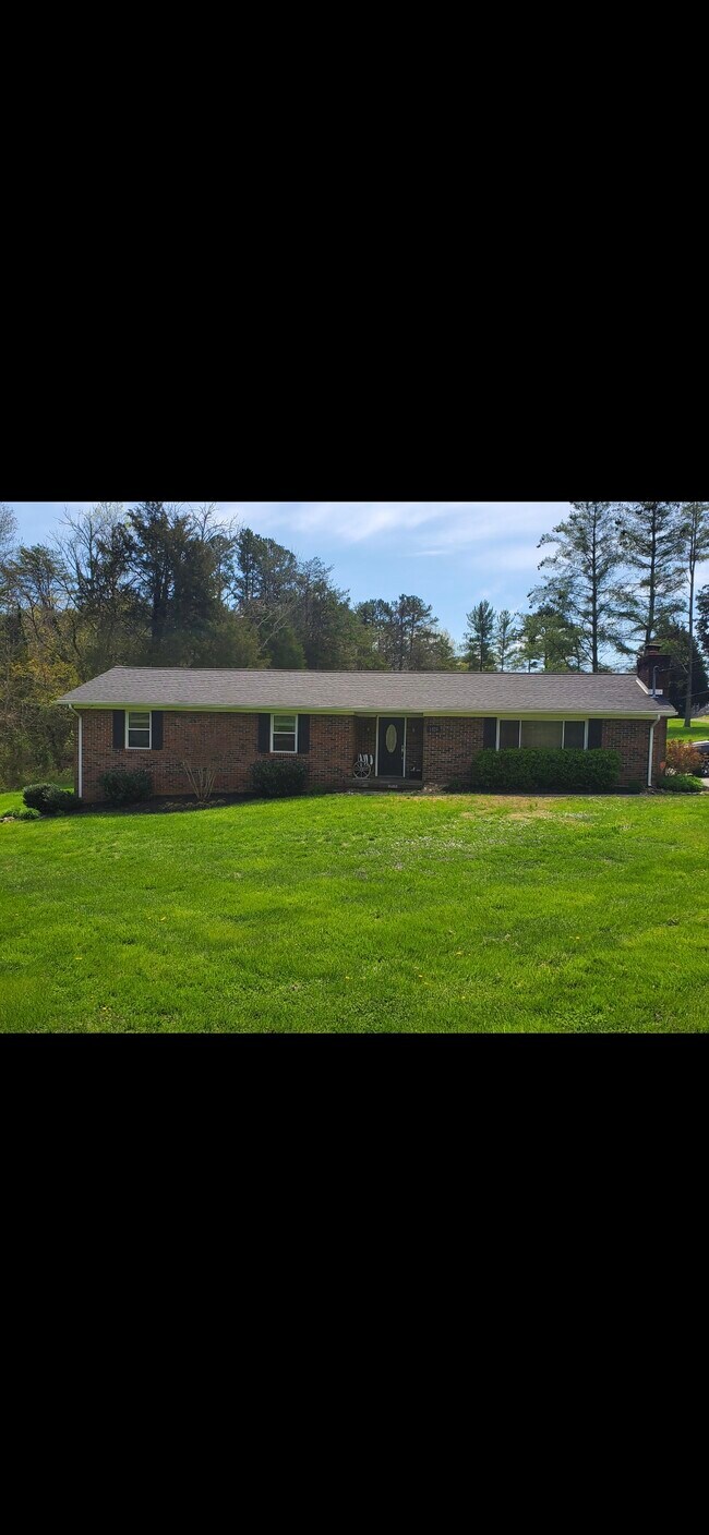 Primary Photo - 1029 tazewell pike