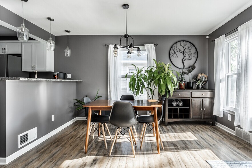 Dining Room - 5860 Primrose Ave
