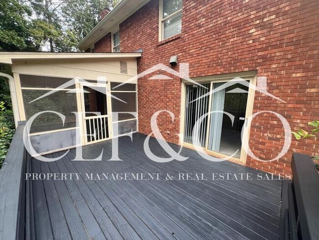 Building Photo - Large 2-Story 3BR/3BA Home with Garage, Ap...