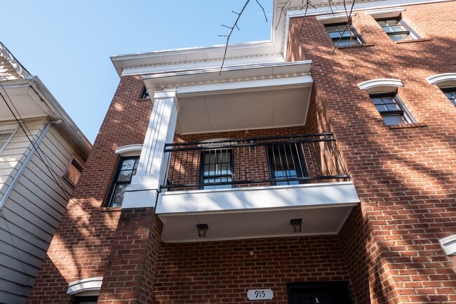 Building Photo - 915 Colley Ave