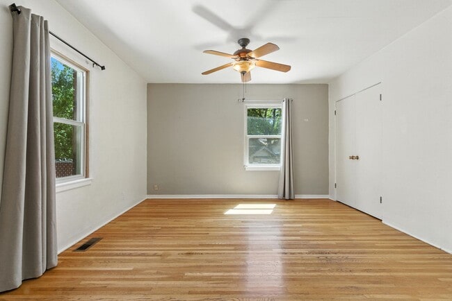 Building Photo - Gorgeous Brick Home Near Audubon Park