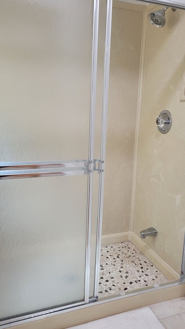 Building Photo - Seasonal/short term renovated 3/3 villa with golf course views on Longboat Key!