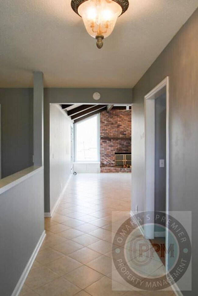 Building Photo - Beautiful and Spacious 3 Bd/3Ba with finished basement