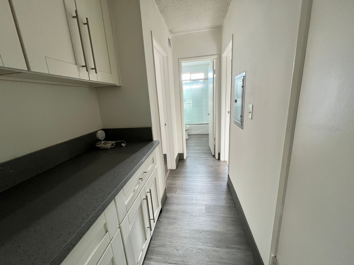 Building Photo - 3359 Mentone Ave