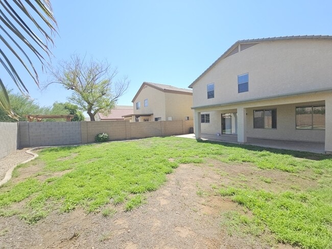 Building Photo - 2018 W Agrarian Hills Dr