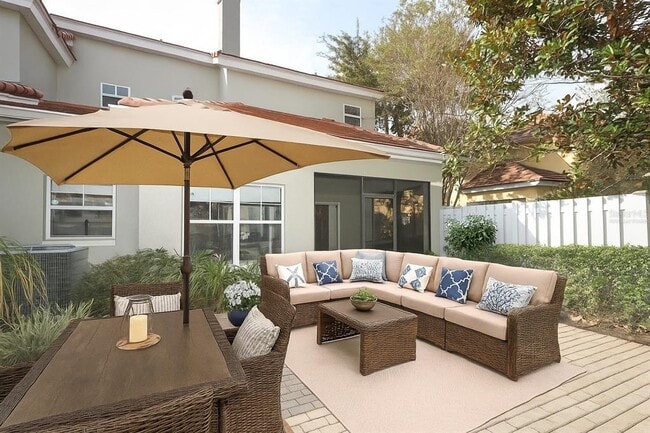 Building Photo - 7126 Regina Way