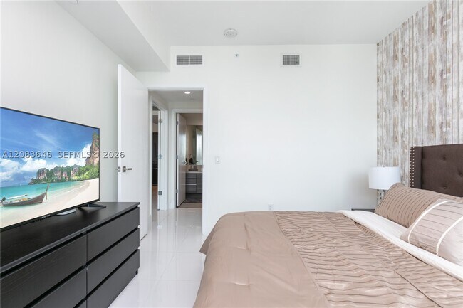 Building Photo - 1080 Brickell Ave