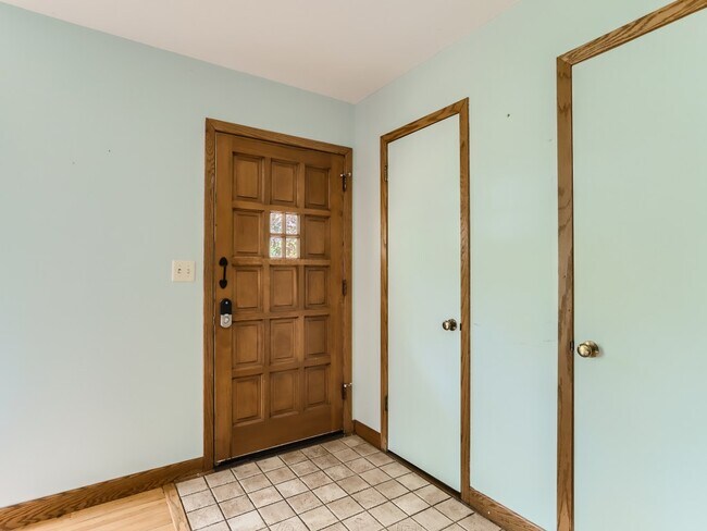 Building Photo - 8840 Morris Rd