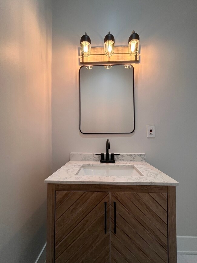 Building Photo - 2731 N Campbell Ave