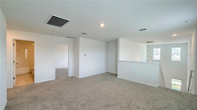 Building Photo - 1346 Current Pl