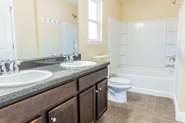 Master Bathroom - 5609 Shooting Star Ct