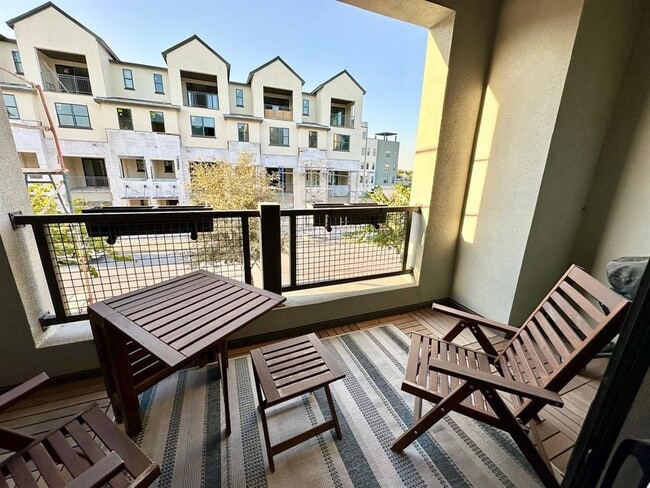 Building Photo - 4404 Authentic Dr