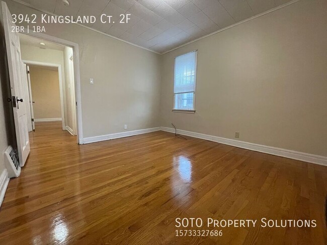 Building Photo - **section 8 accepted**Charming 2-bedroom, ...