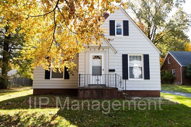 Building Photo - Beautiful 3 Bedroom house in South Euclid!