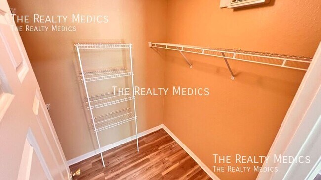 Building Photo - 1481 Woodfern St