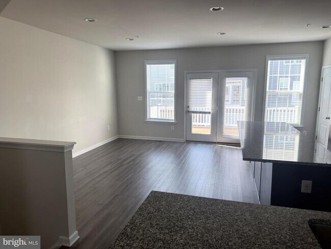 Building Photo - 6050 Krantz Dr