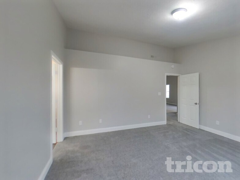Building Photo - 3247 Creekshore Dr
