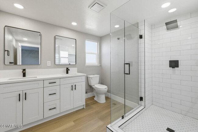 Building Photo - 1069 Donner Ave