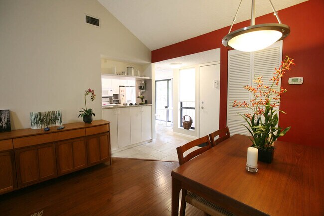 Building Photo - 1636 Brookhouse Dr