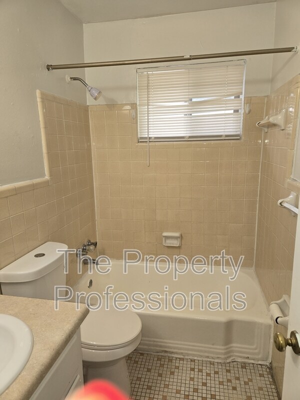 Building Photo - 7750 Rugby Ave