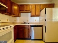 Building Photo - 200 Chesterfield Ln