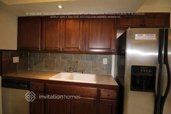 Building Photo - 5365 SW 10th Ct