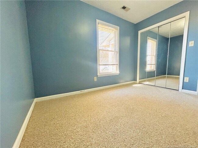 Building Photo - 205 Sparrow Dr