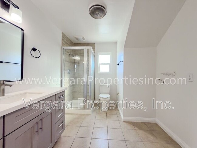 Building Photo - 18012 Manhattan Pl