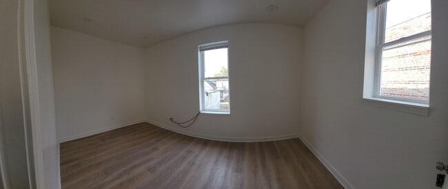 Building Photo - 3840 W Roosevelt Rd