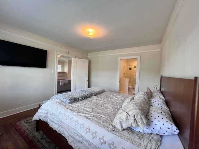 Building Photo - Fully Updated Home in San Leandro Available for Rent!!