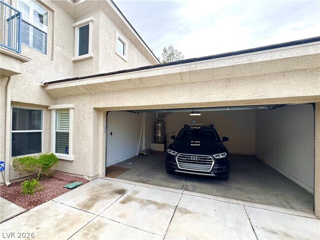 Building Photo - 820 Sunrise Peak Way