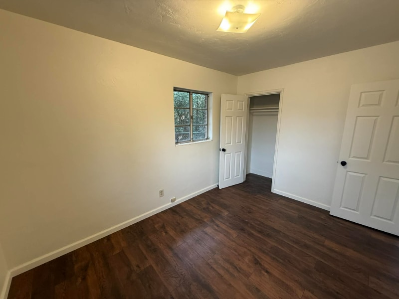 Building Photo - 929 S 4th Ave