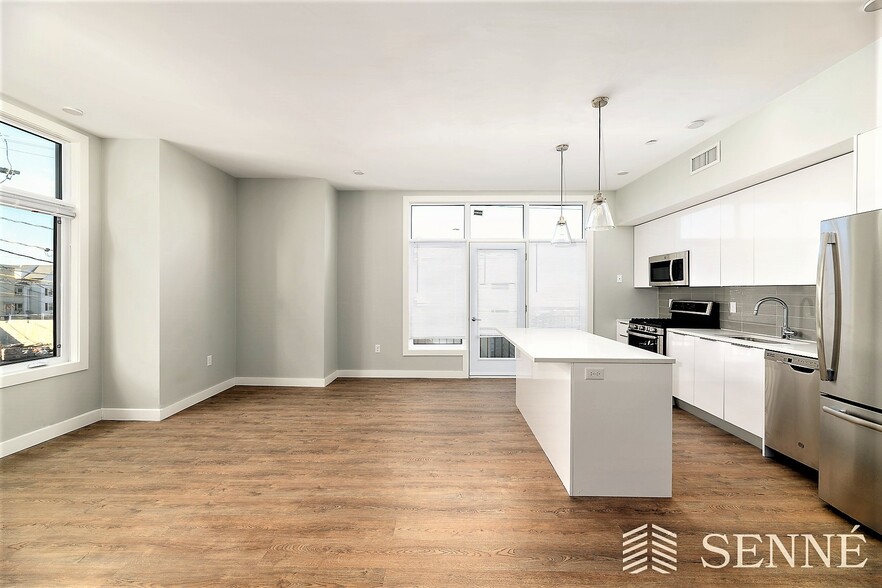 Building Photo - 44 Medford St