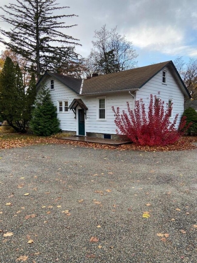 Building Photo - 492 Dogwood Ln