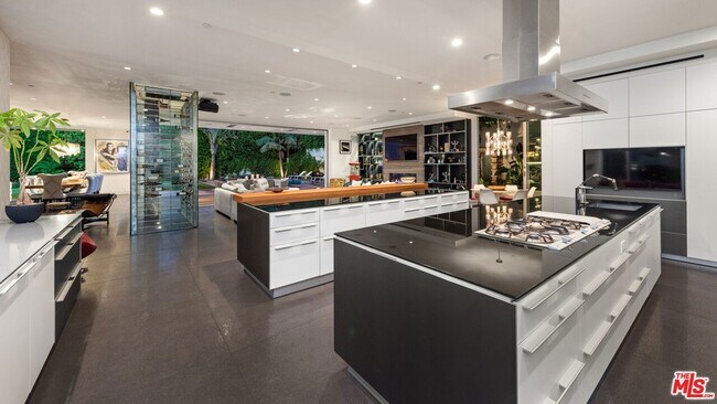 Building Photo - 9663 Santa Monica Blvd