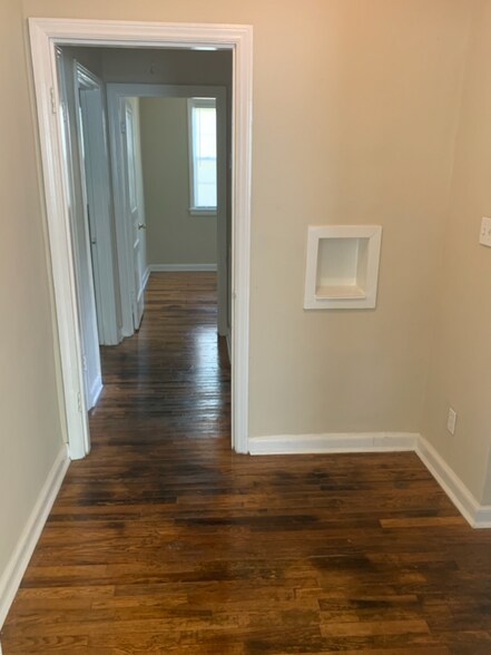 Building Photo - 302 Kent Rd