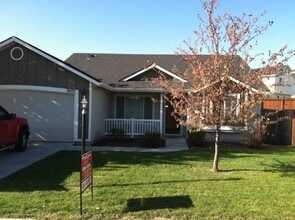 Building Photo - Beautiful 4-Bed Home in Quiet Creekwood Subdivision – High Convenience, Low Stress!