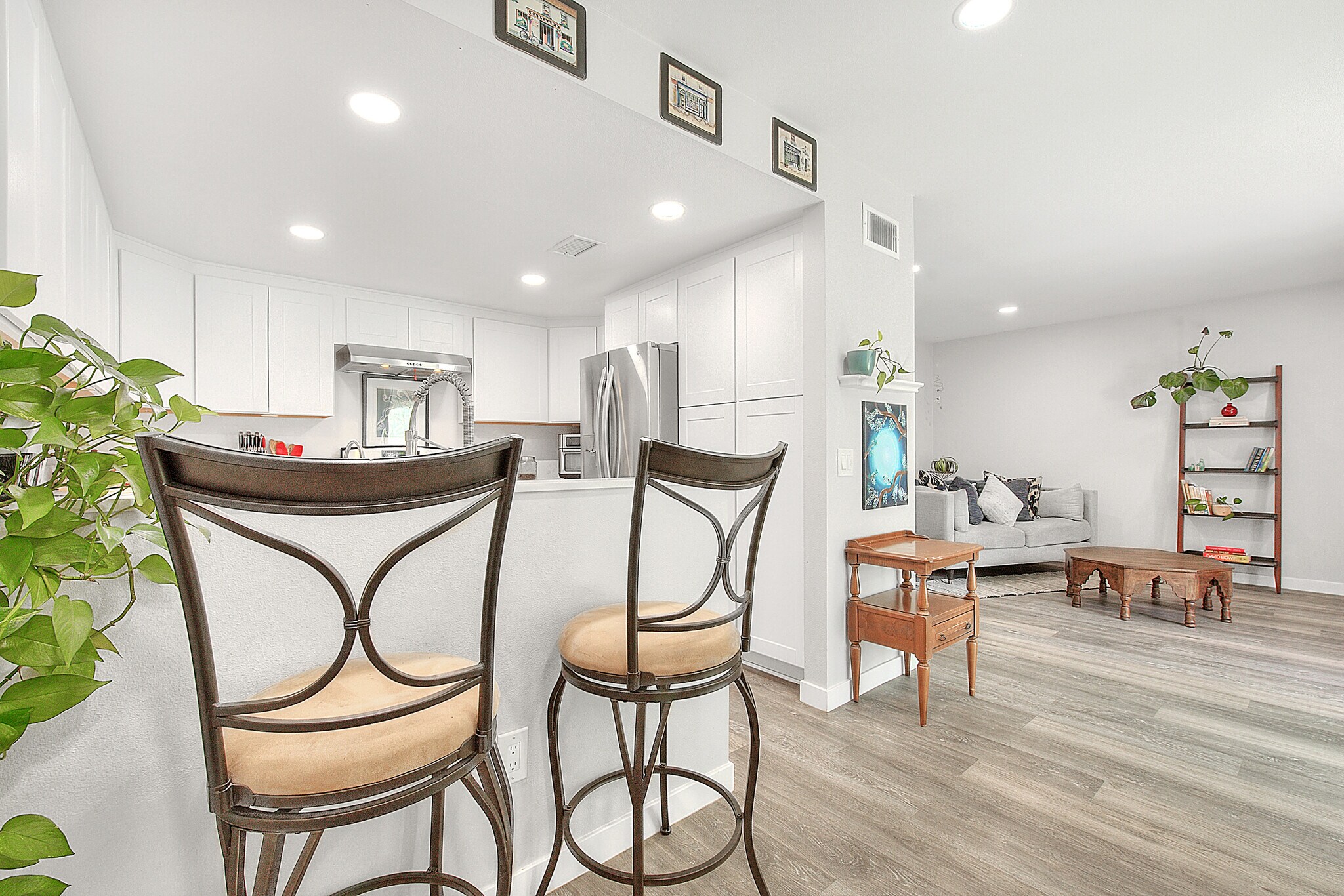 Building Photo - 1068 Border Ave