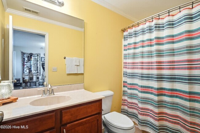 Building Photo - 553 Montego Ct