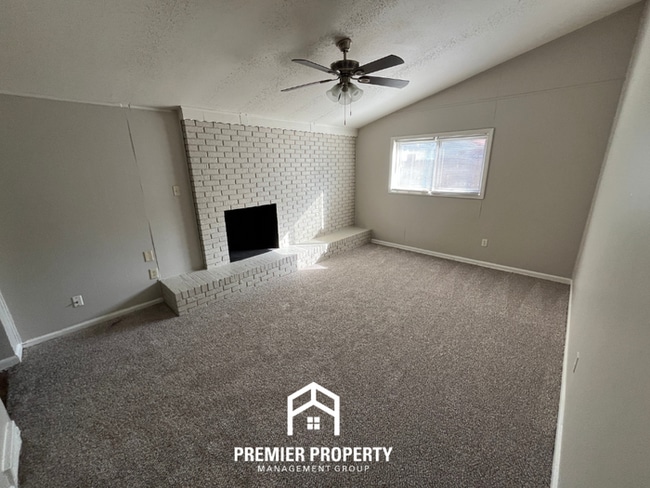 Building Photo - Charming 3BR/1.5BA in 38118 | Vaulted Ceilings, Fireplace & Formal Dining