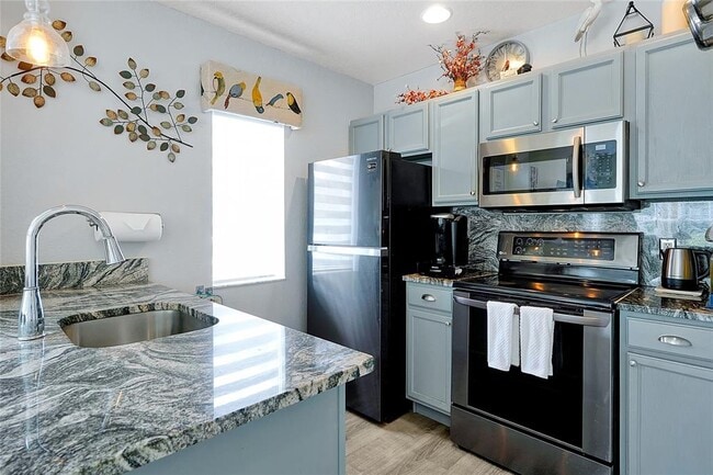 Building Photo - 2618 Lodi Cir