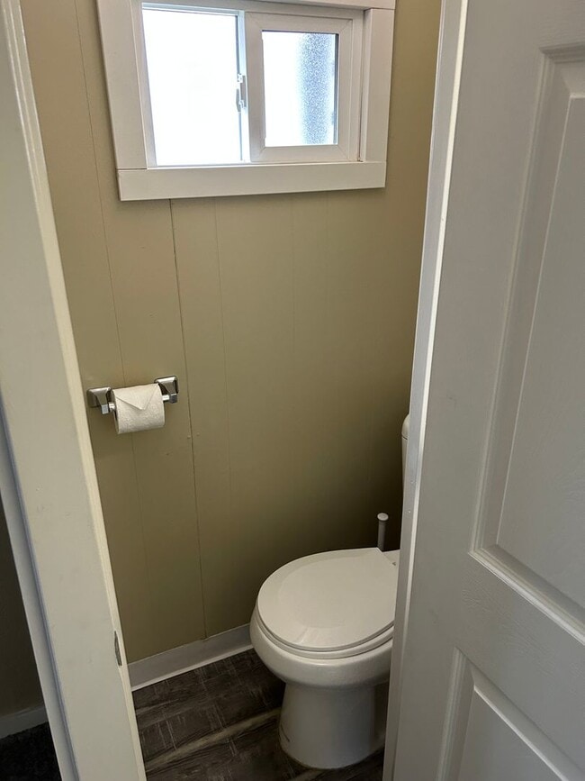 Building Photo - Updated 3 bedroom manufactured home