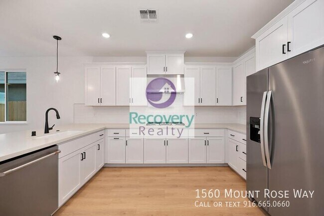 Building Photo - 1560 Mount Rose Ln