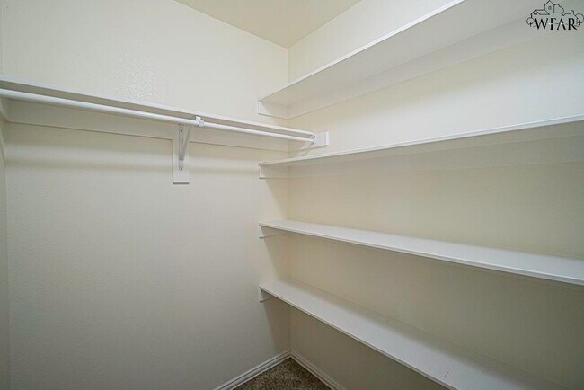Building Photo - 4907 Falcon Crest Blvd