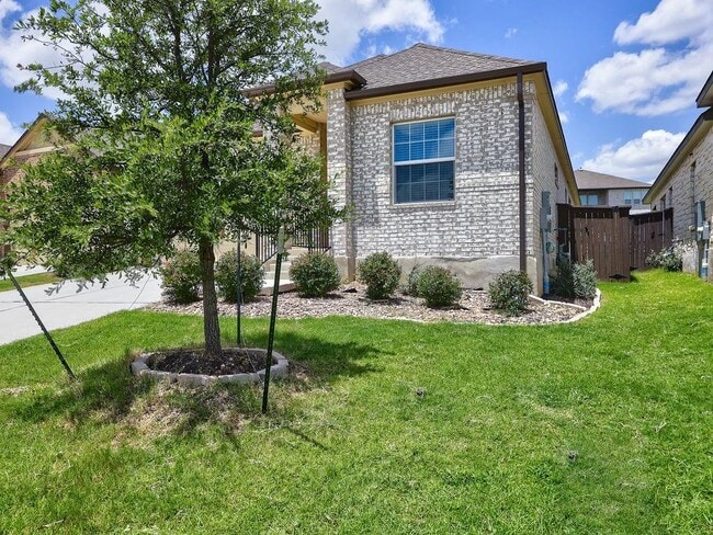 Building Photo - 1629 Brueggerhoff Rd