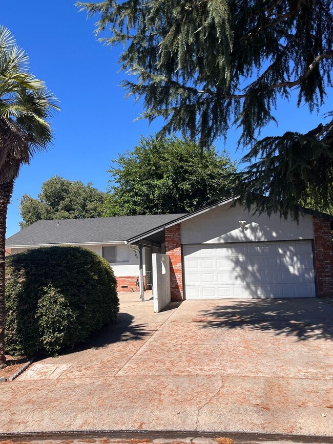 Building Photo - 2705 Rockwood Pl