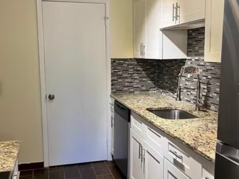 Building Photo - 306A Kelly Cv