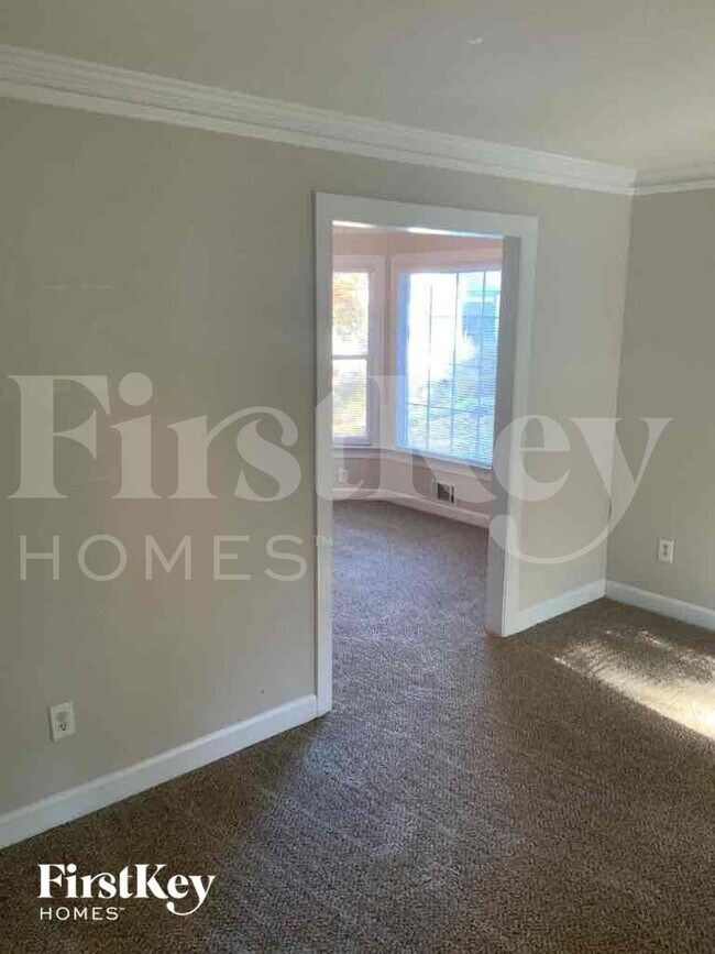 Building Photo - 1395 Oakengate Dr