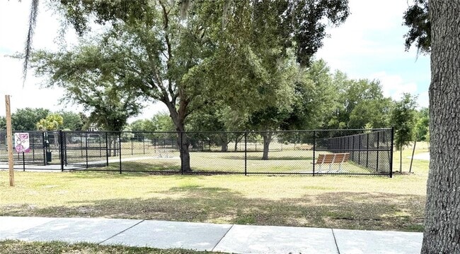 Building Photo - 12937 Emersondale Ave