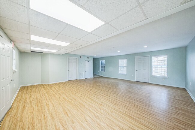 Building Photo - 2119 Jensen Dr
